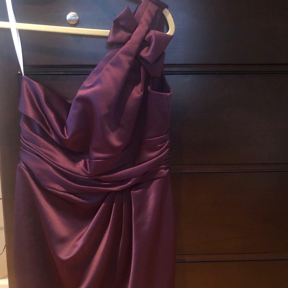 🌟🌟One shoulder deep purple dress